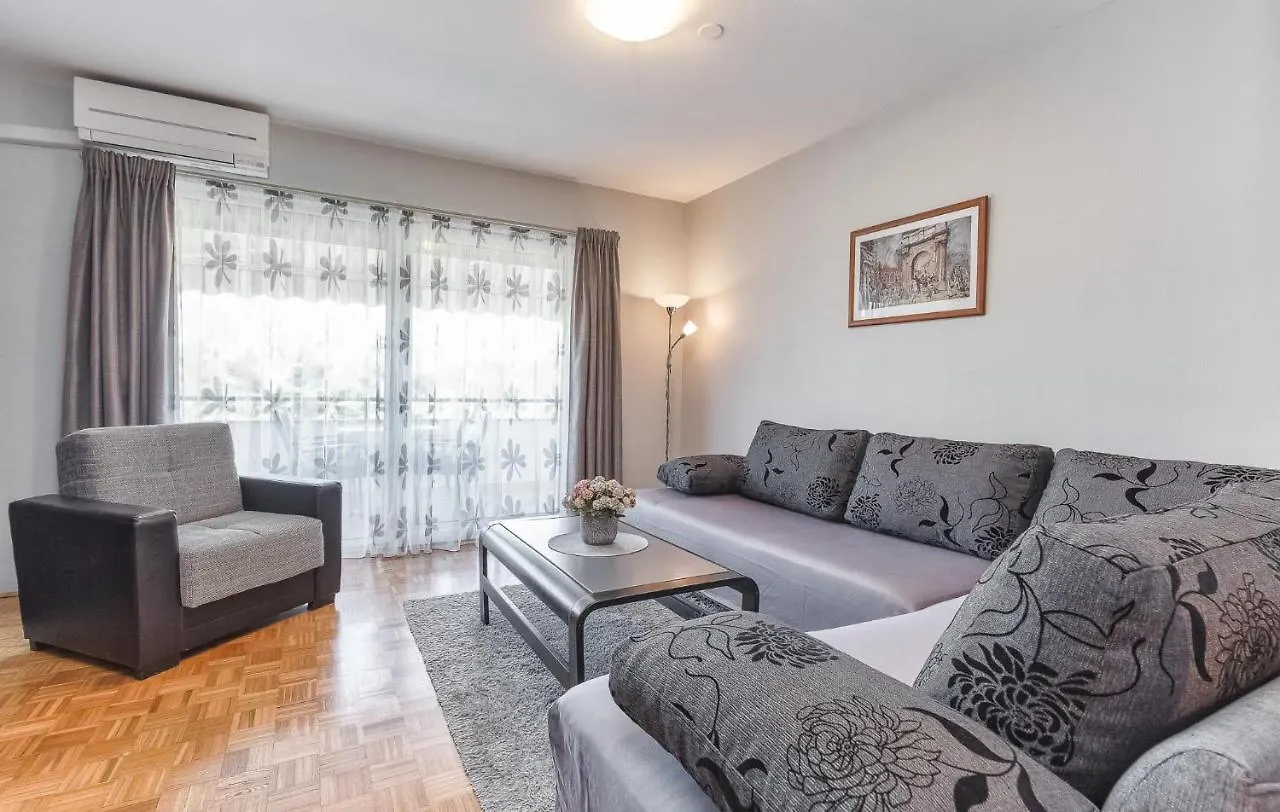 Suzana Apartment Porec