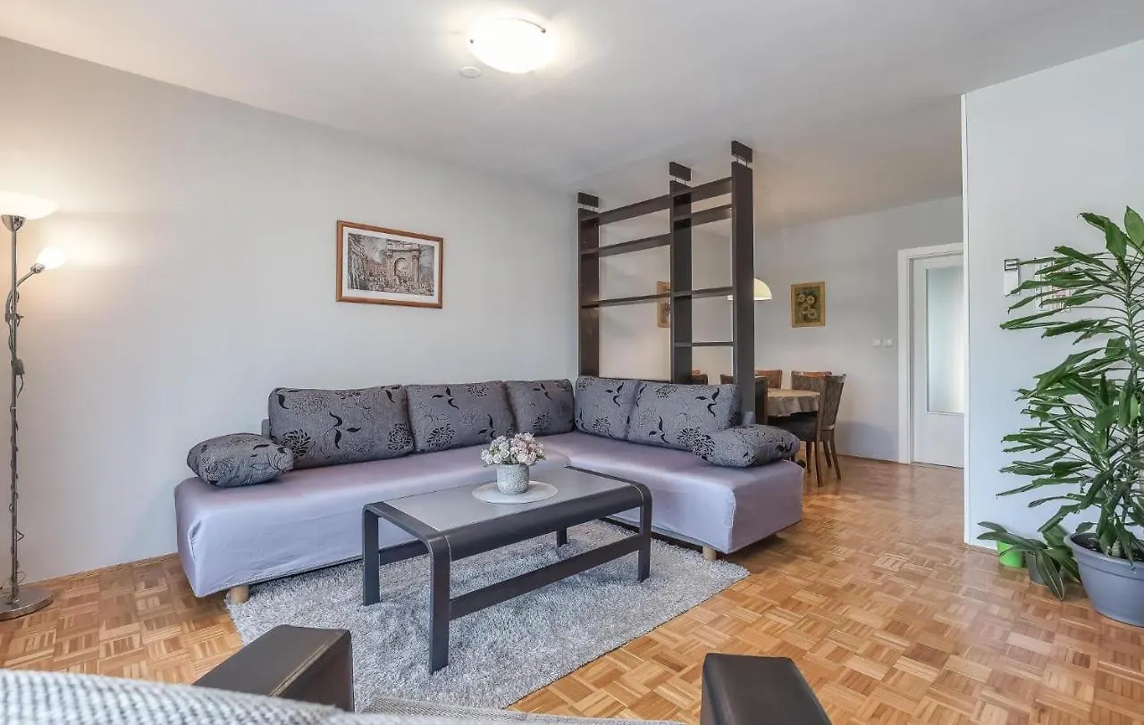 Suzana Apartment Porec