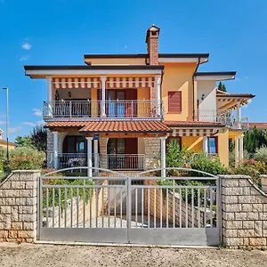 Apartment Haus Ana, Poreč